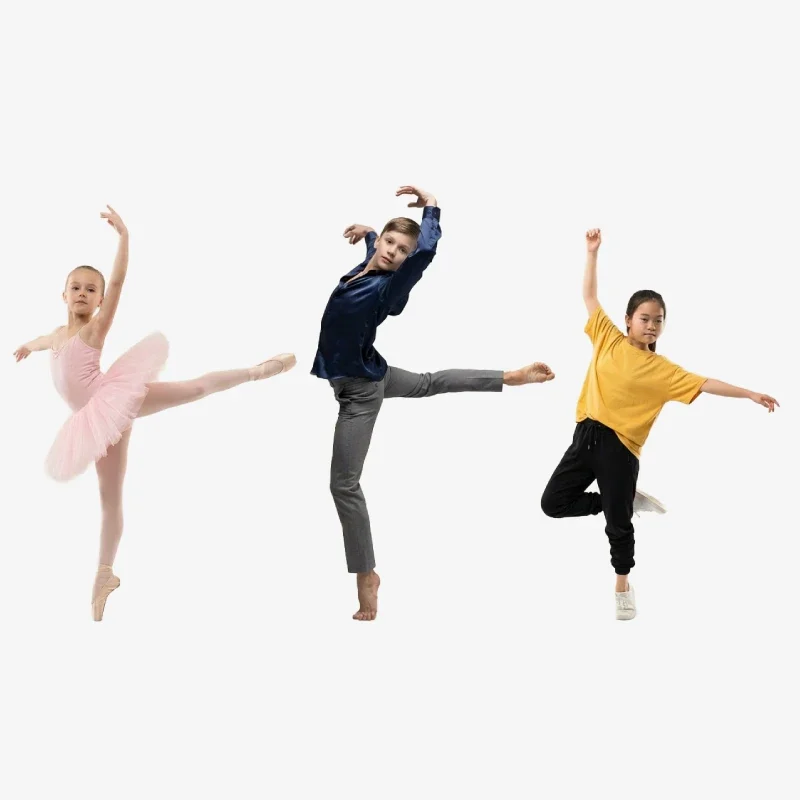 Tres niños bailando en la Escuela de Danza y Baile para infantil en Madrid